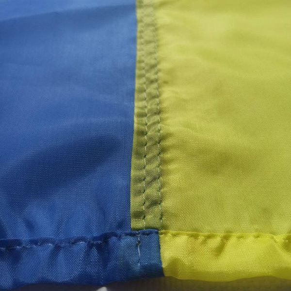 Прапор України на тримачі для автомобільного скла 34х24 см (прапорна тканина) 1234569 фото